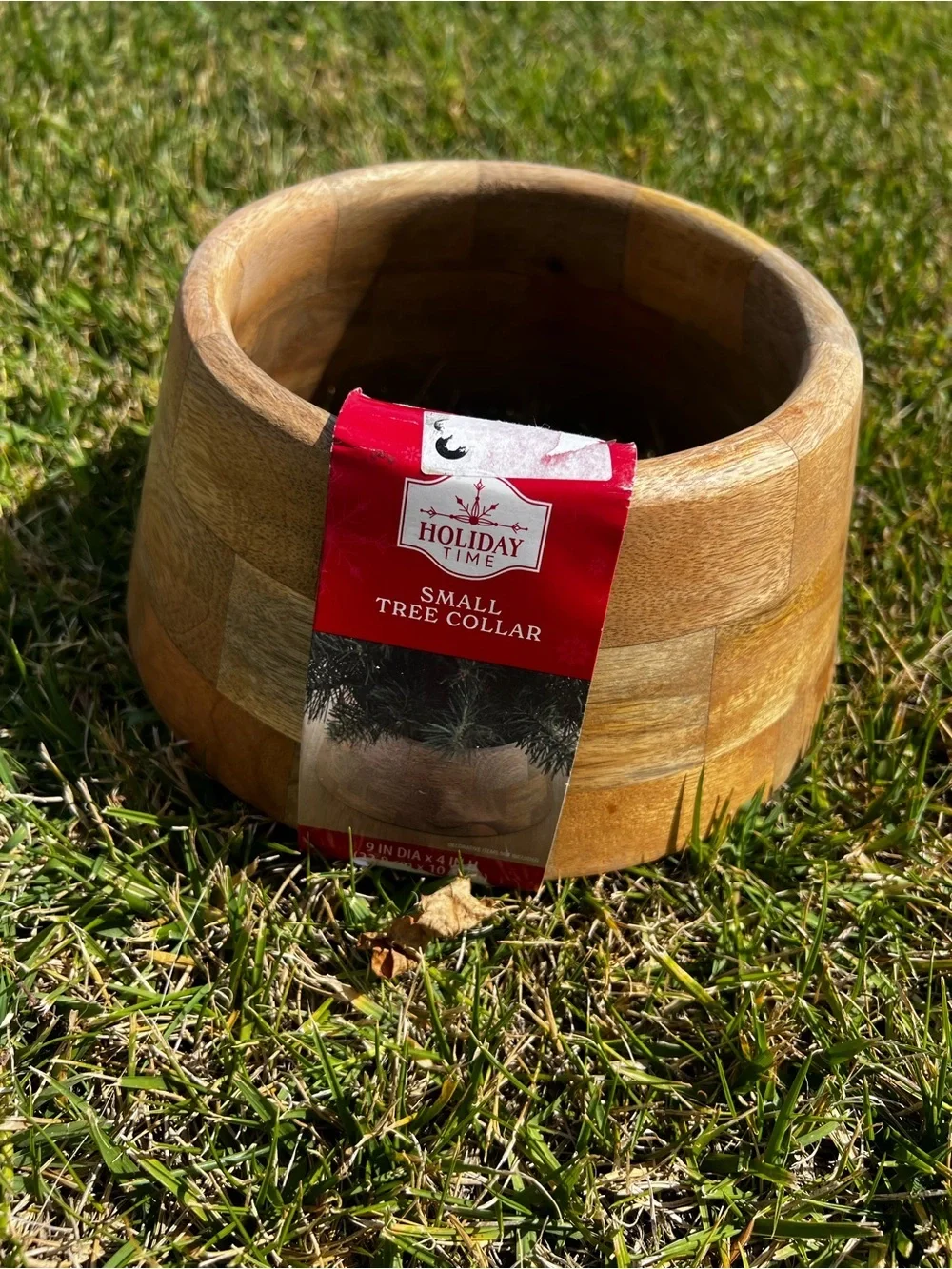 Holiday Time Wooden Tree Collar - Natural Brown with Red Label 9”x4”
